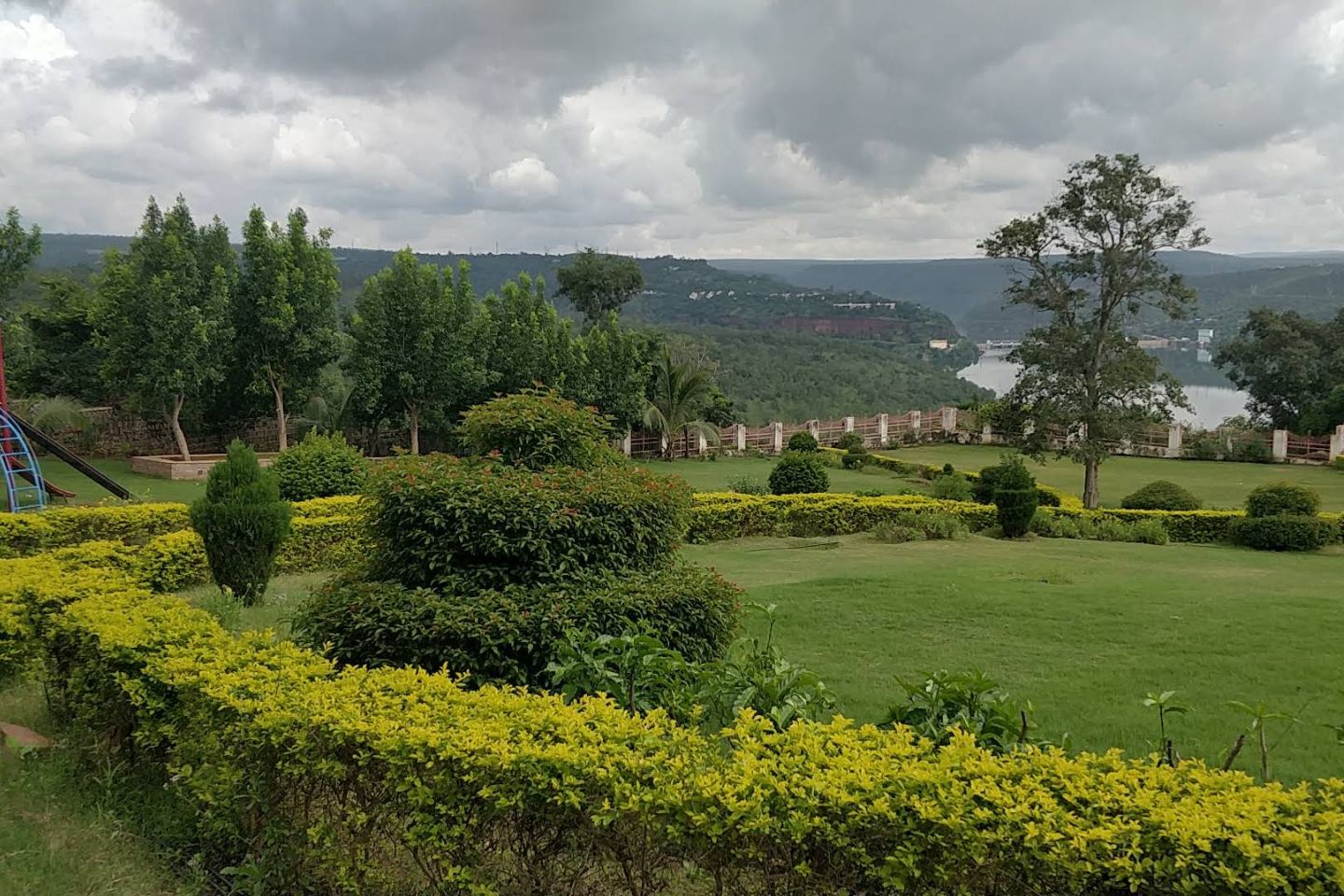 Snappy Hyderabad, Srisailam Mallikarjuna & Nagarjuna Sagar Tour Package 3 Nights / 4 Days (with Itinerary & Rate)